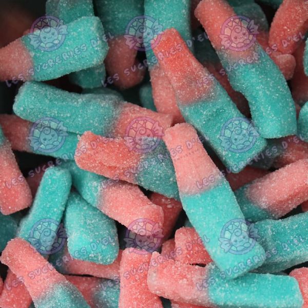 Bonbons gélifiés en forme de bouteille bleu et rose, Halal, avec une texture pétillante et sucrée, vendus au poids